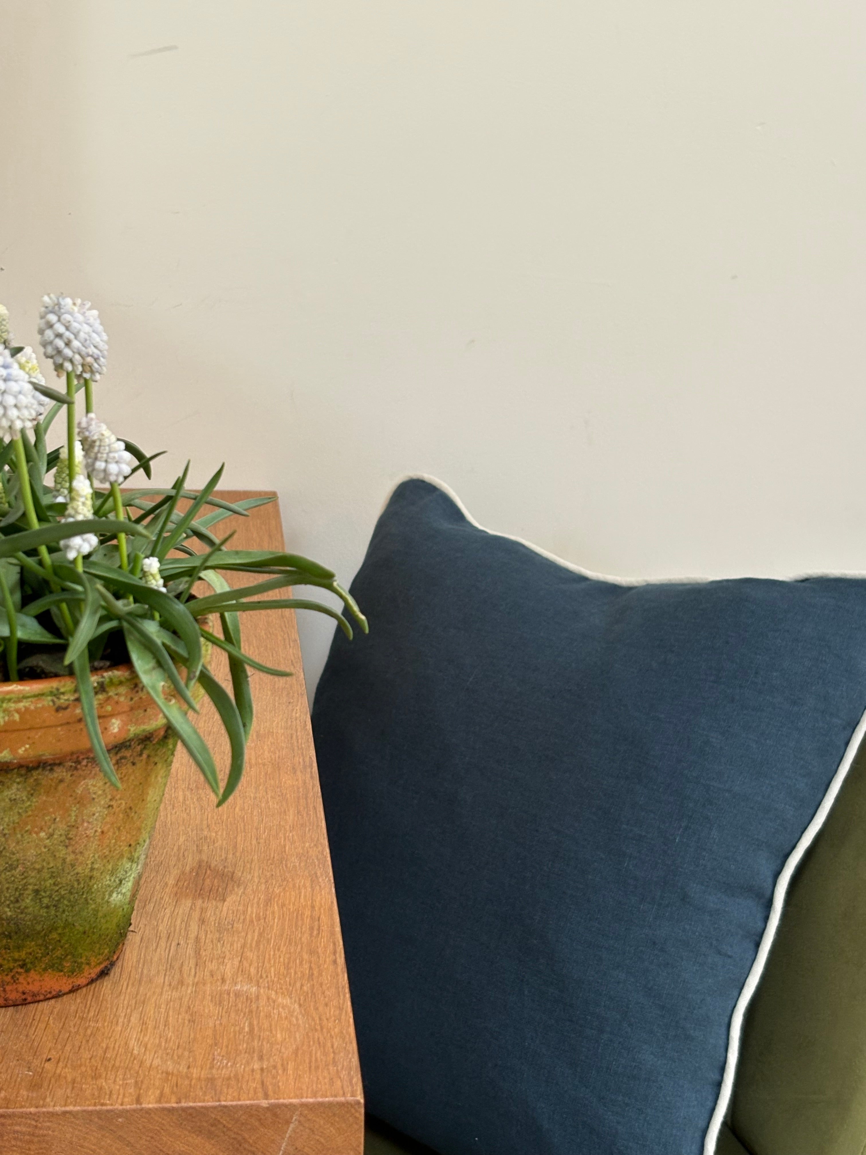 The Muscari Piped Linen Cushion | Signature Collection